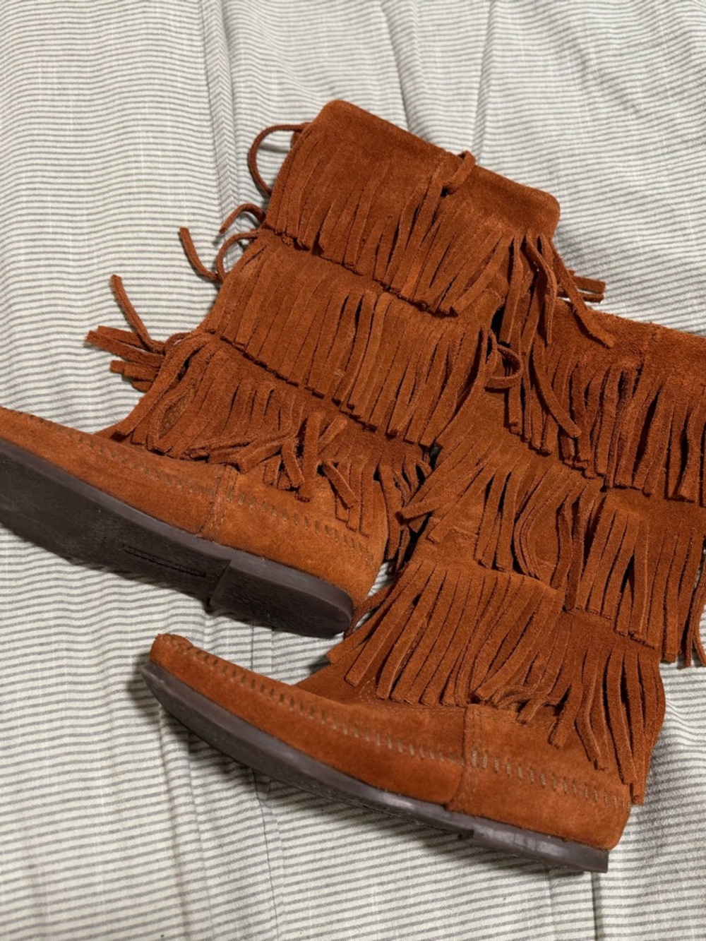 Minnetonka 1632 Rust Suede, 3 layer Moccasin boots - Brown